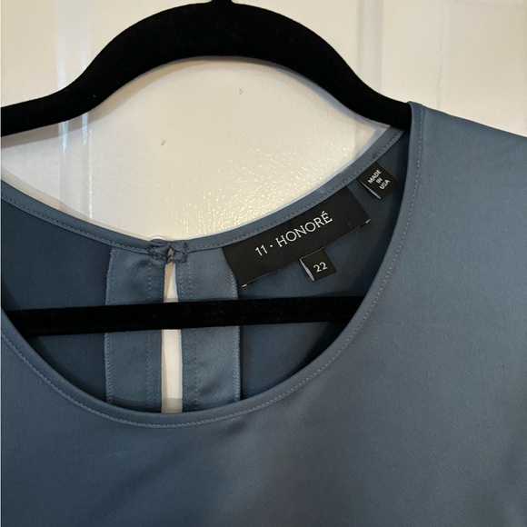 11 Honore Aida short sleeve top - Picture 2 of 3